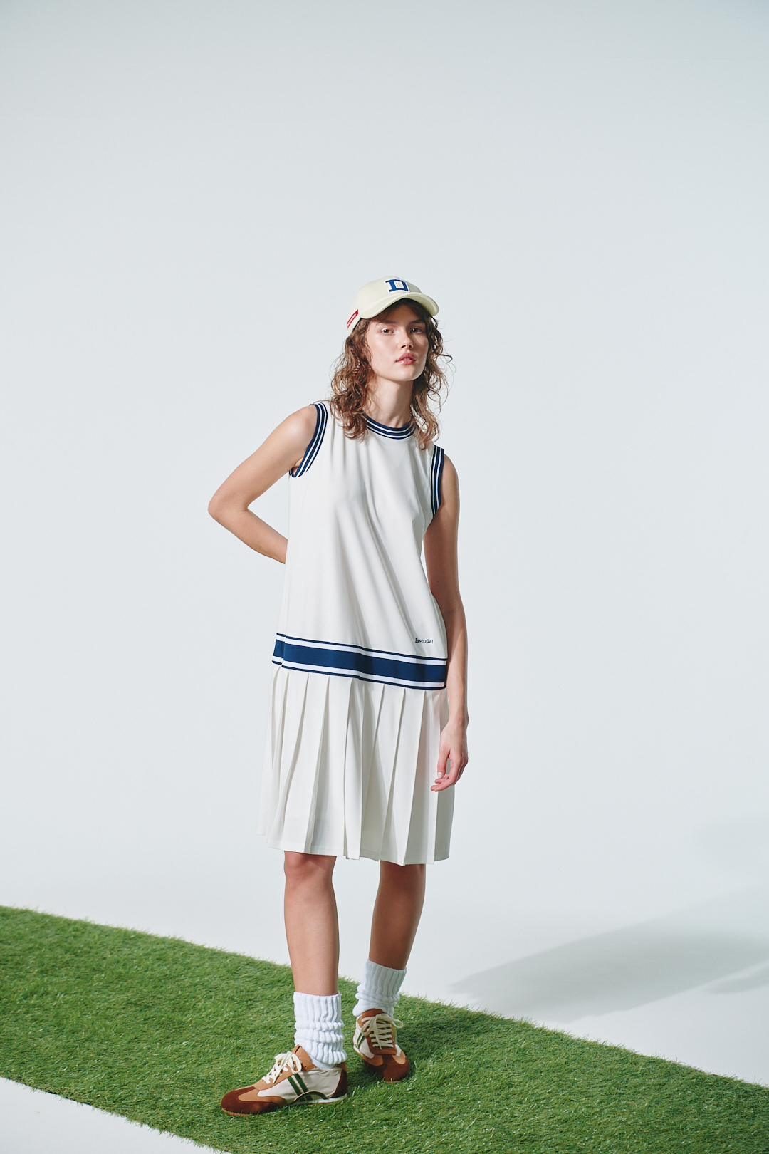 ESSENTIAL,<br>Summer