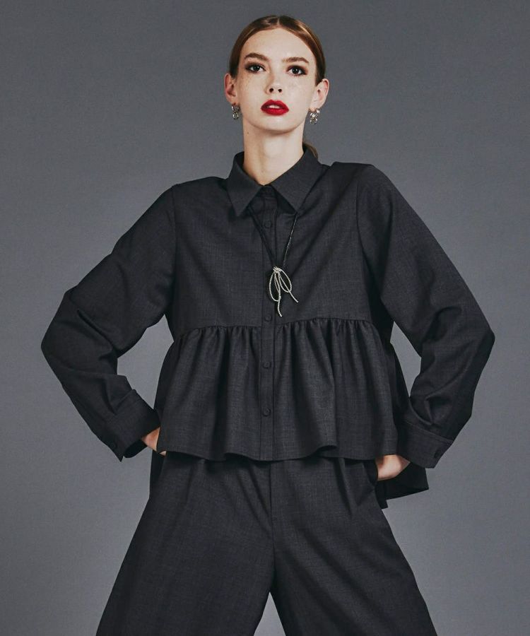 Sov. / トロピカル レイヤードペプラムシャツ